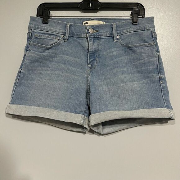Levi’s shorts